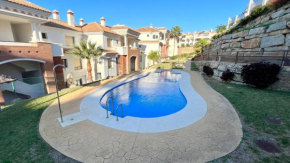 Moderno Apartamento con Jardín - Golf y Playa, Casares